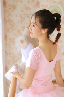 女主播的YIN荡日子NP